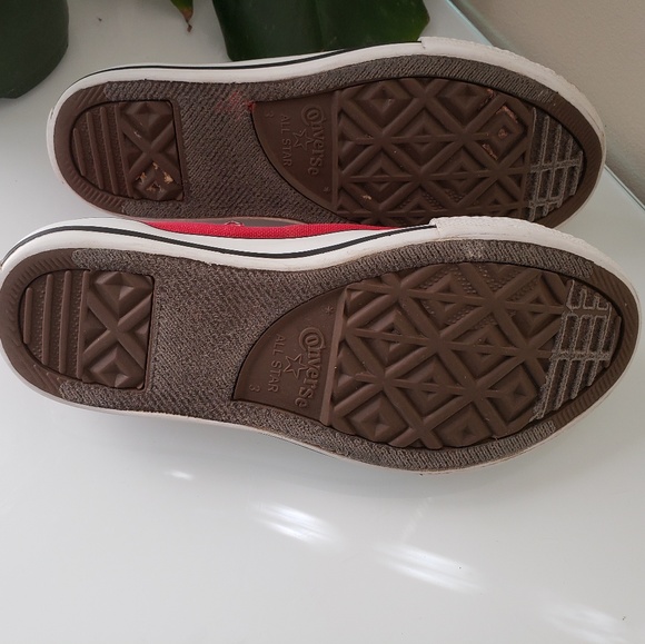 Converse - Picture 3 of 5